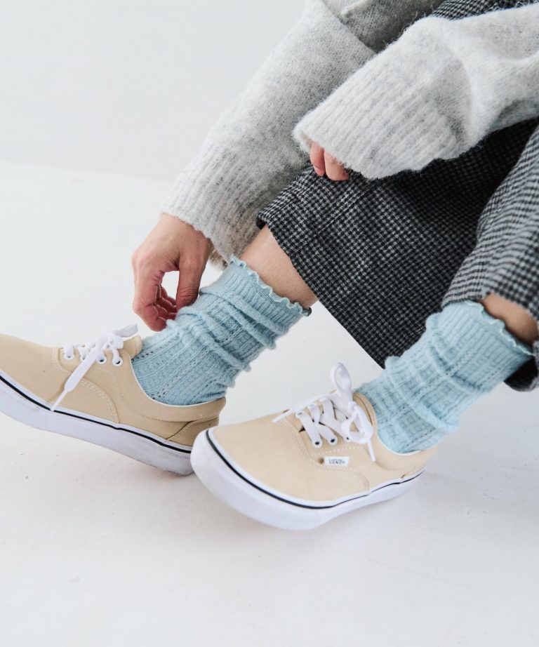 SOCKS COLLECTION / スタッフ外村が厳選！冬コーデにおすすめしたい靴下をピックアップ♡ TOPICS Crisp